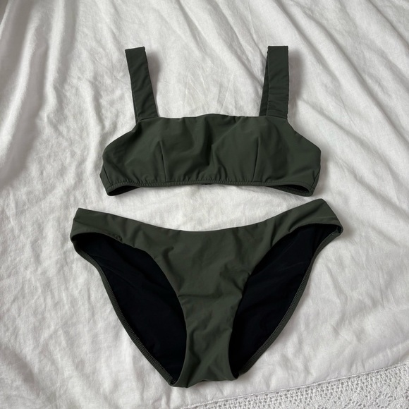 Bondi Born US 8 MEDIUM Anja Bikini Top Leya Bottom sculpteur Dark Green Moss - Picture 1 of 6